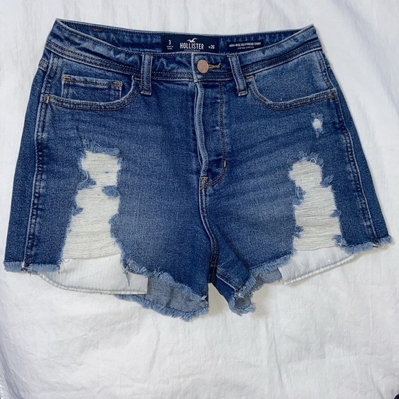 Women’s Hollister high rise boyfriend‎ distressed cut off jean shorts size W26 - Picture 1 of 16